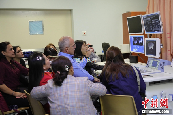 [中國(guó)新聞網(wǎng)]13國(guó)22名醫(yī)生在南非完成中國(guó)“無(wú)創(chuàng)手術(shù)”培訓(xùn)