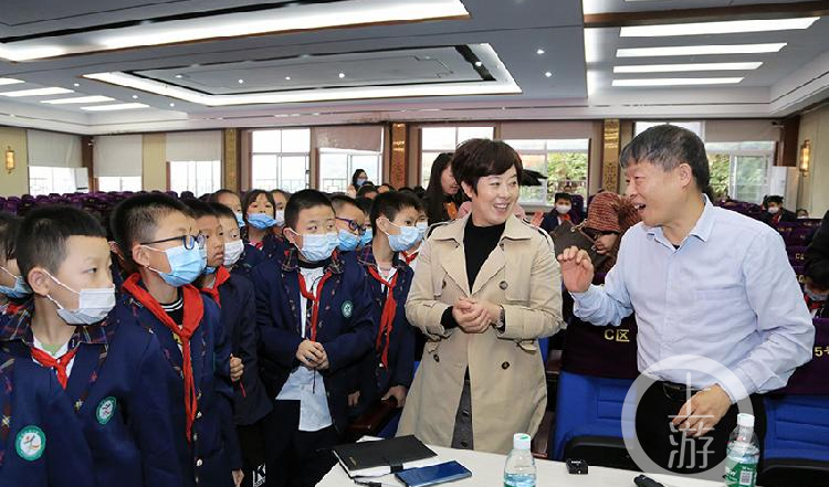 九三科學(xué)課：帶綦江4萬(wàn)小學(xué)生探知“我從哪里來(lái)”